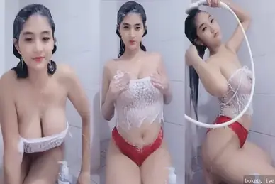 Cewek Cantik Colmek Basah di Kamar Mandi