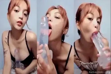 Cewek langsing cantik coli pake sextoy gede
