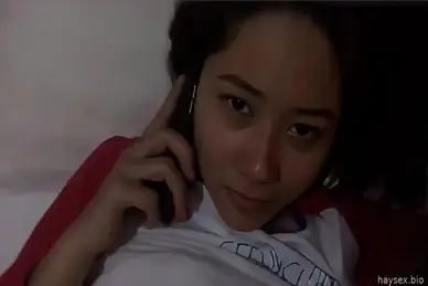 Sedang menikmati sesuatu yang enak, teman baikku menelepon.