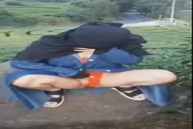 Ukhti Bercadar Ciwidey Main Basah Di Kebun Teh