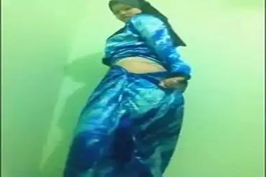 Ukhti Hijab Hitam Dasteran Live Pamer Memek