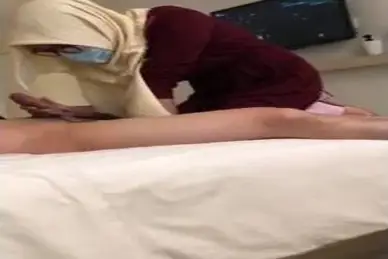 Wanita ART Hijab Cantik Pasrah Digenjot Hotel